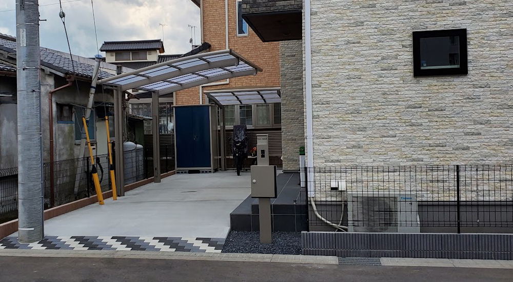 THEME：インターロッキングが美しいカースペース